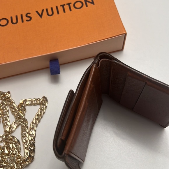 Louis Vuitton Monogram Wallet 4.5β x 4β Comes with unbranded chain and box - Picture 6 of 9